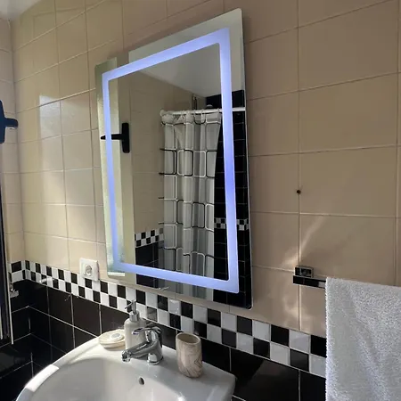 Cane New Bazaar Tirana