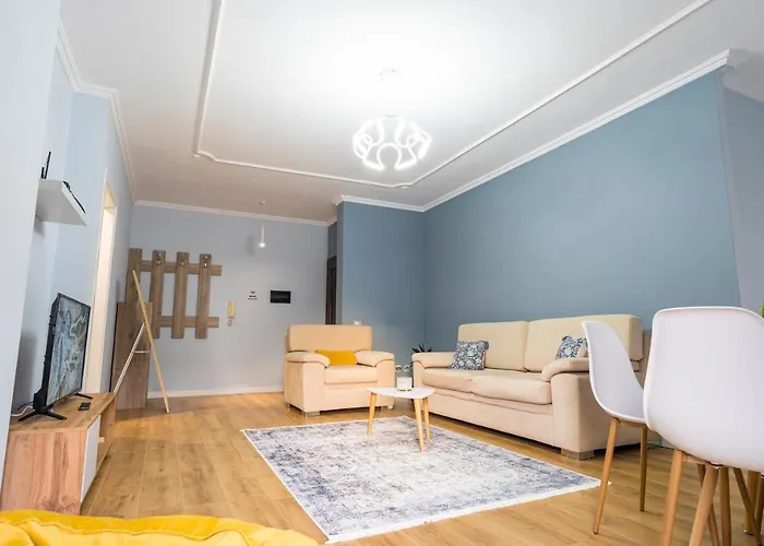 Cane New Bazaar Tirana