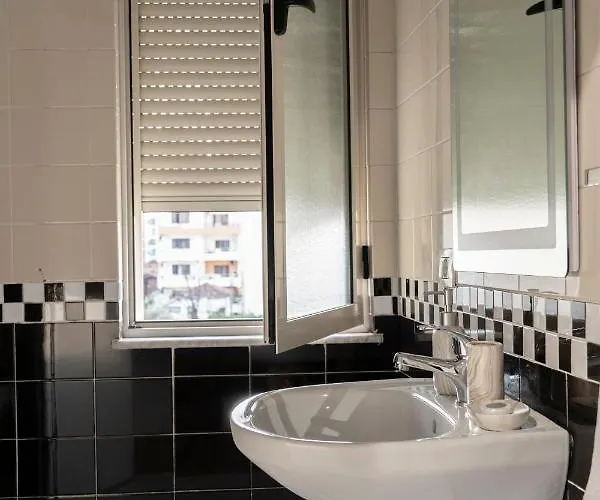 Cane New Bazaar ティラナ