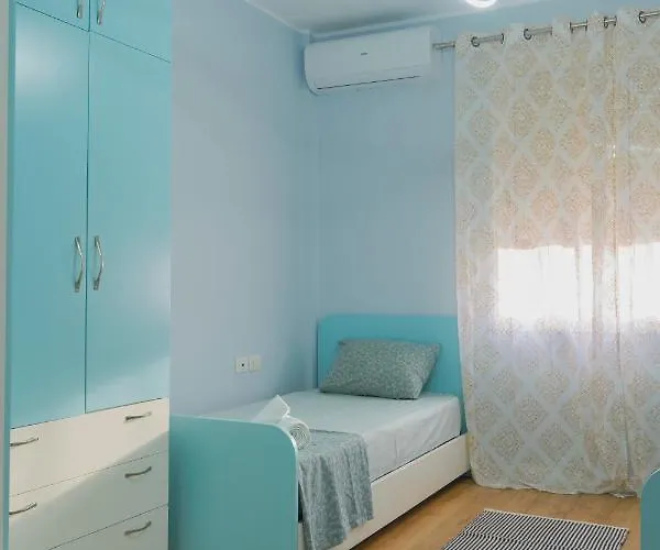 Cane New Bazaar * ティラナ