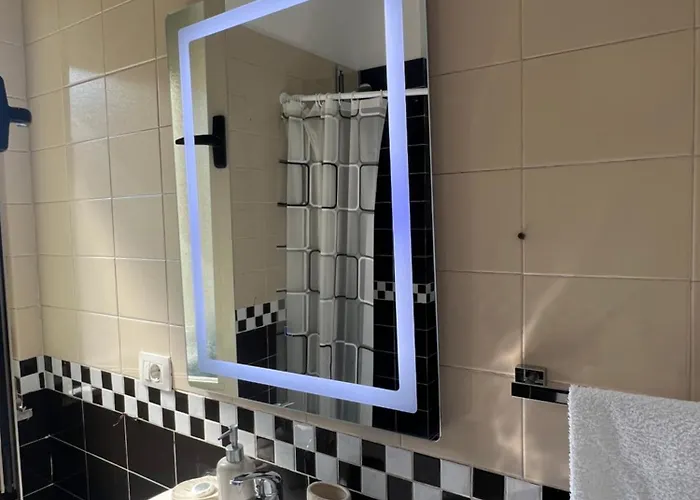 Cane New Bazaar Tirana